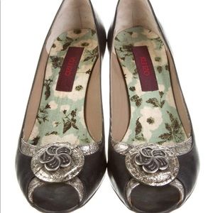 Designer Kenzo peep toe leather pumps